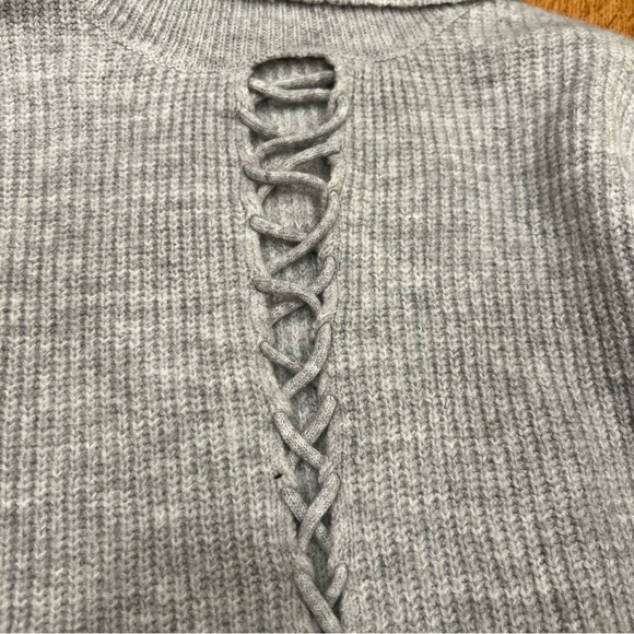 🩶 BEBE Lace tie front grey chunky knit turtleneck winter sweater Medium - Picture 2 of 6